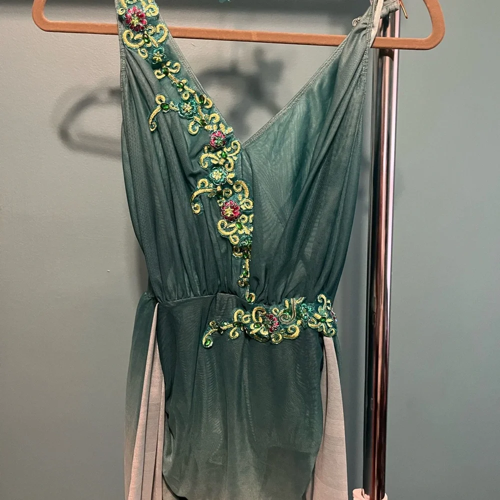 Elegant Green Embellished Dress - Picture 1 of 4
